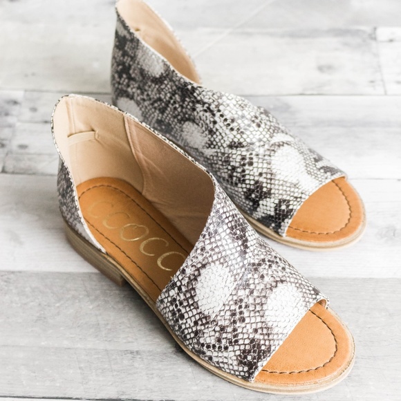 'Snake It Off' Flats - Picture 1 of 4